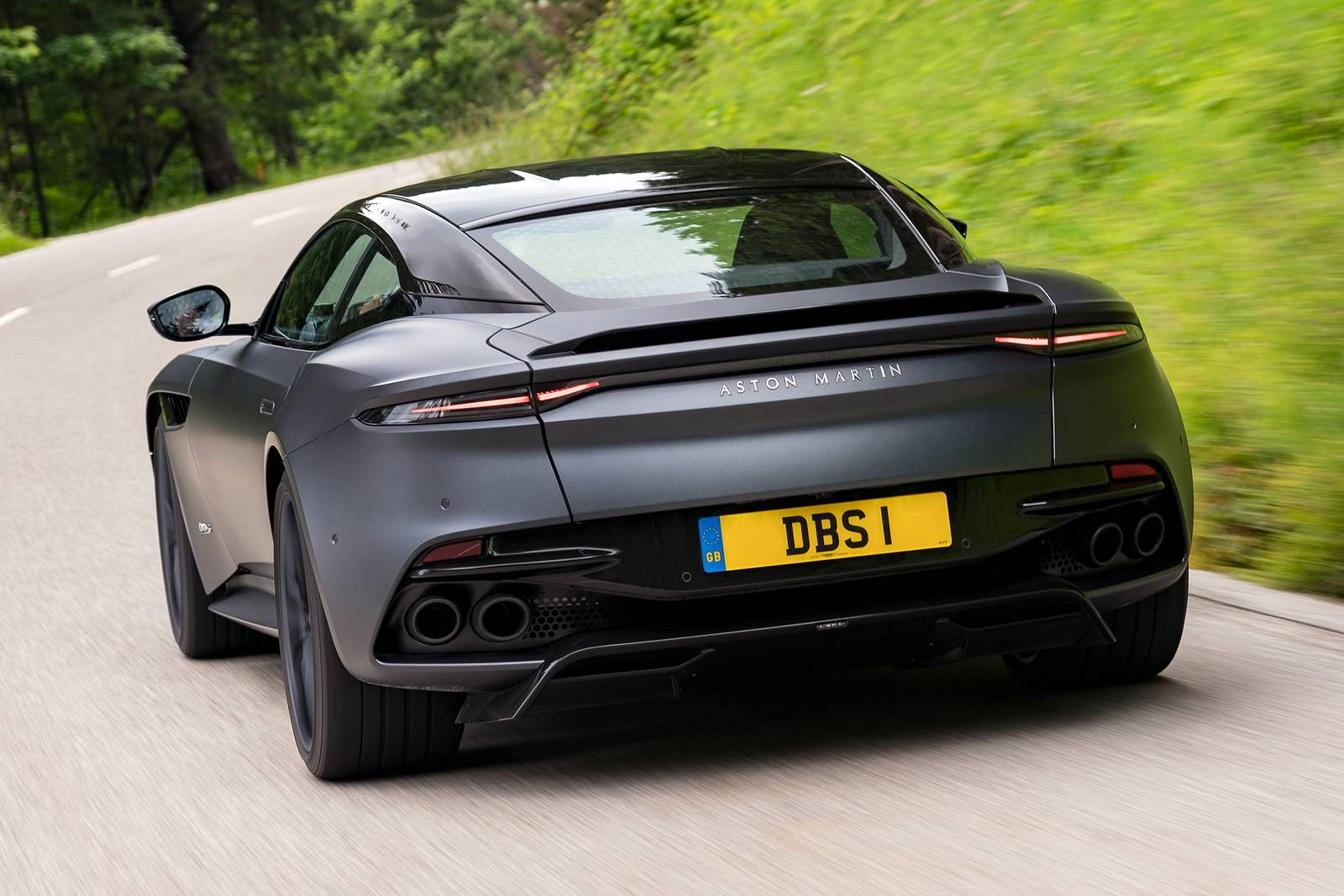 2022 Aston Martin DBS — OEM photo 4