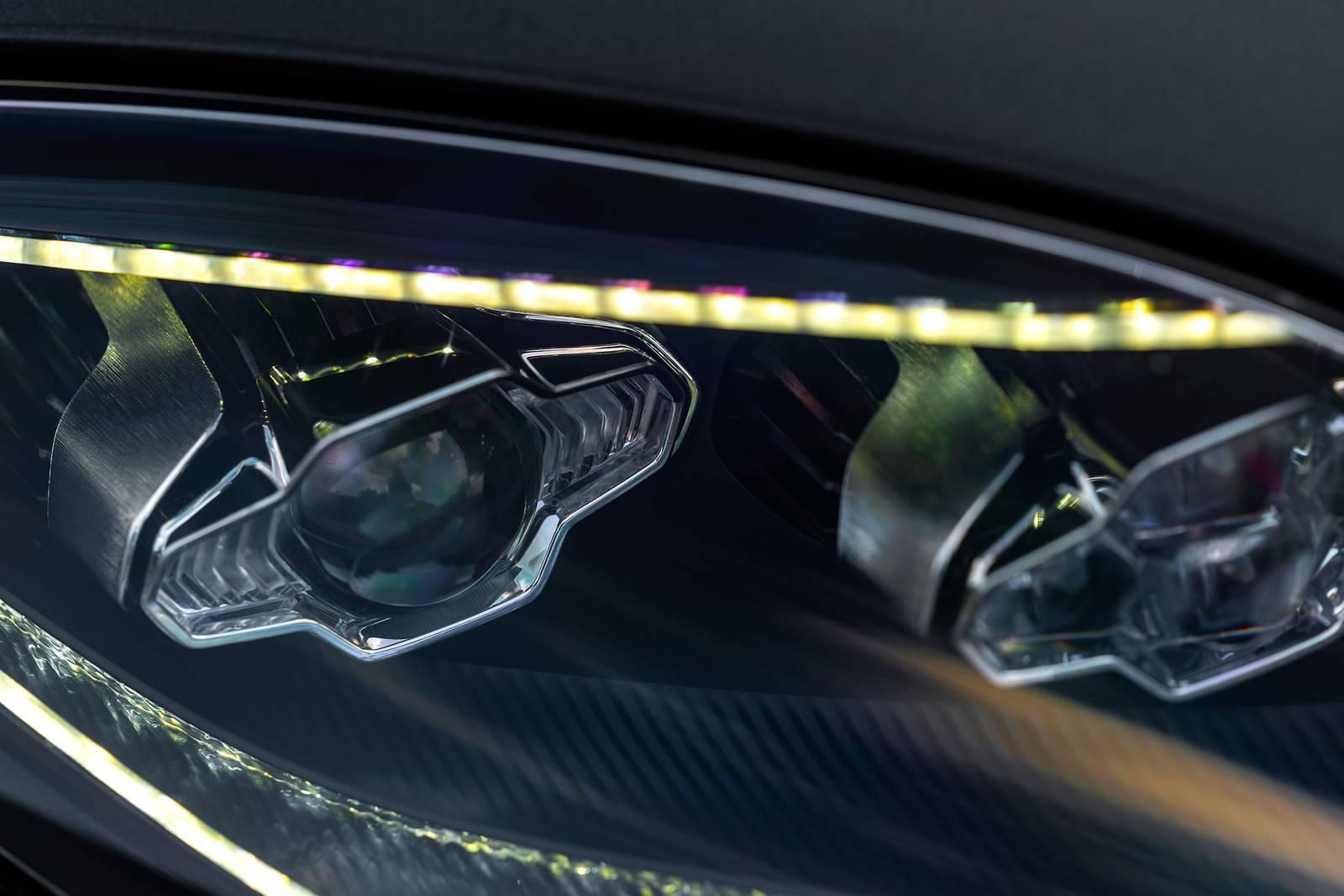 2022 Aston Martin DBS exterior EDETAIL