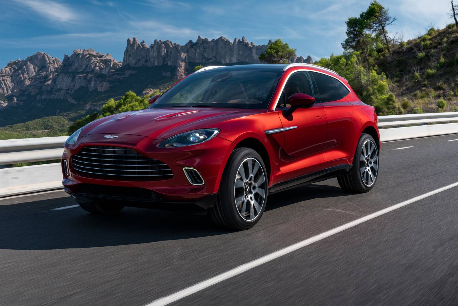 2021 Aston Martin DBX 4dr SUV Exterior