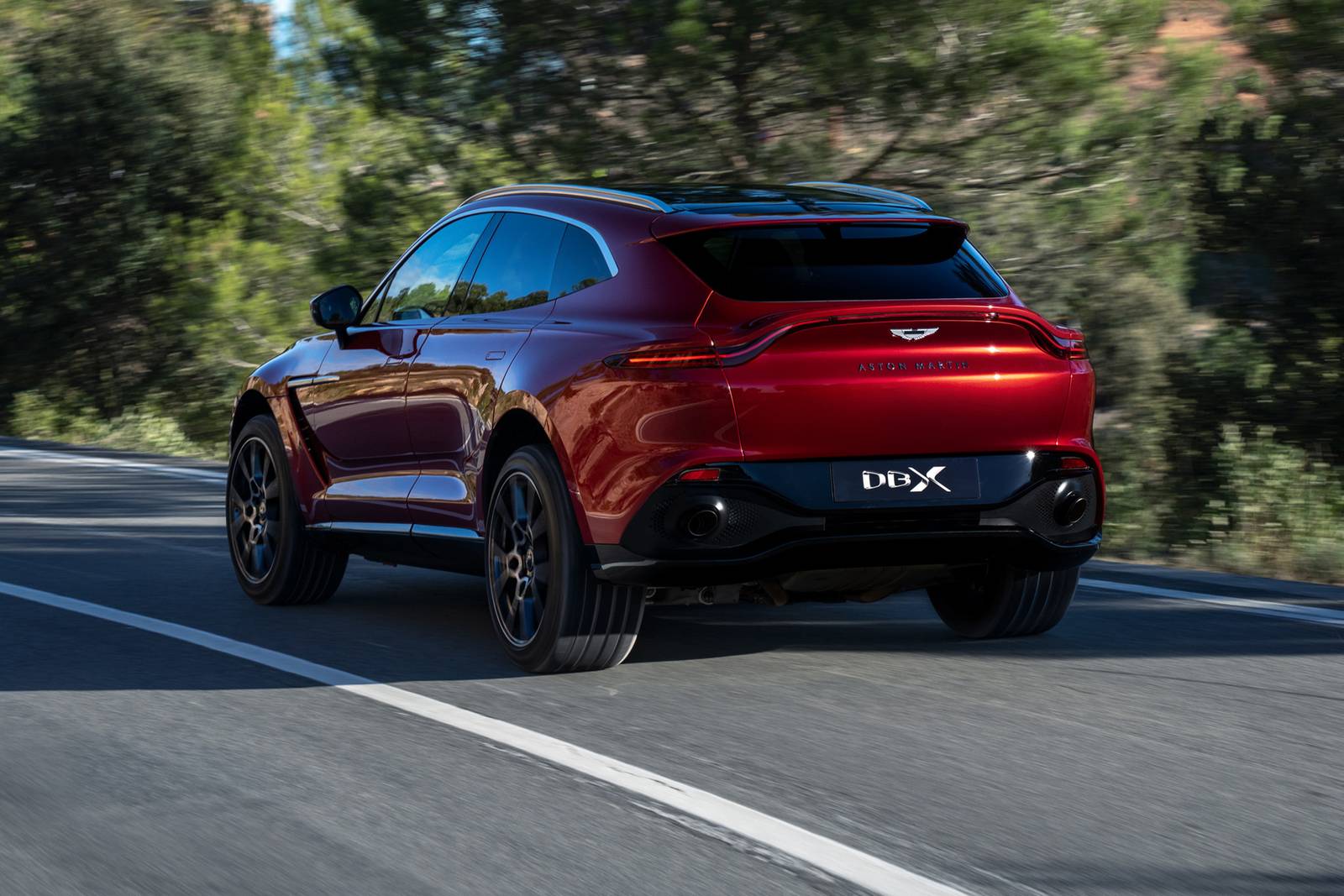 2021 Aston Martin DBX exterior F