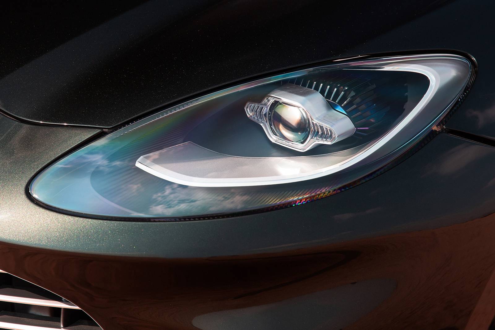2021 Aston Martin DBX exterior EDETAIL