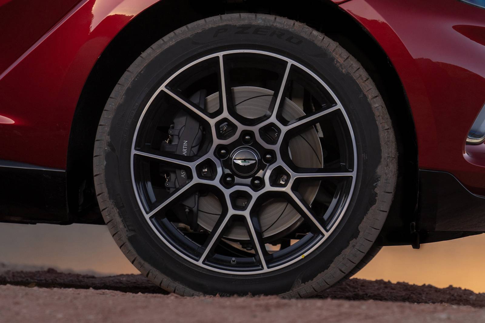 2021 Aston Martin DBX — OEM photo 4