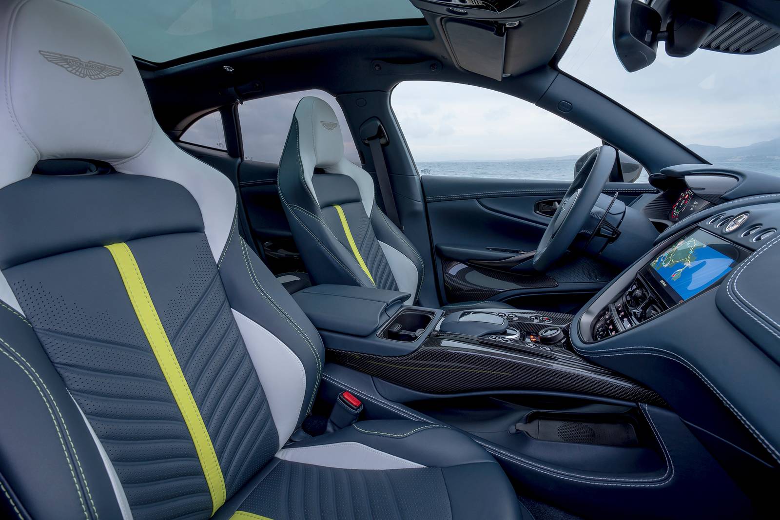 2023 Aston Martin DBX707 interior DETAIL