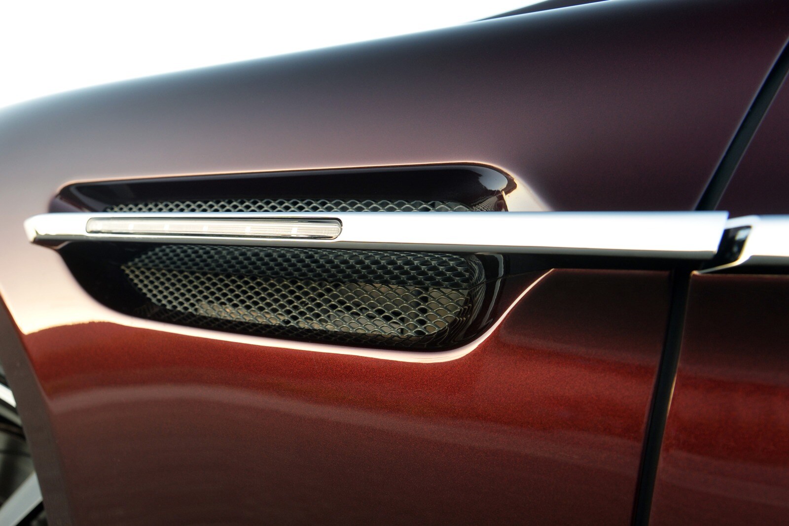 2015 Aston Martin Rapide S exterior EDETAIL