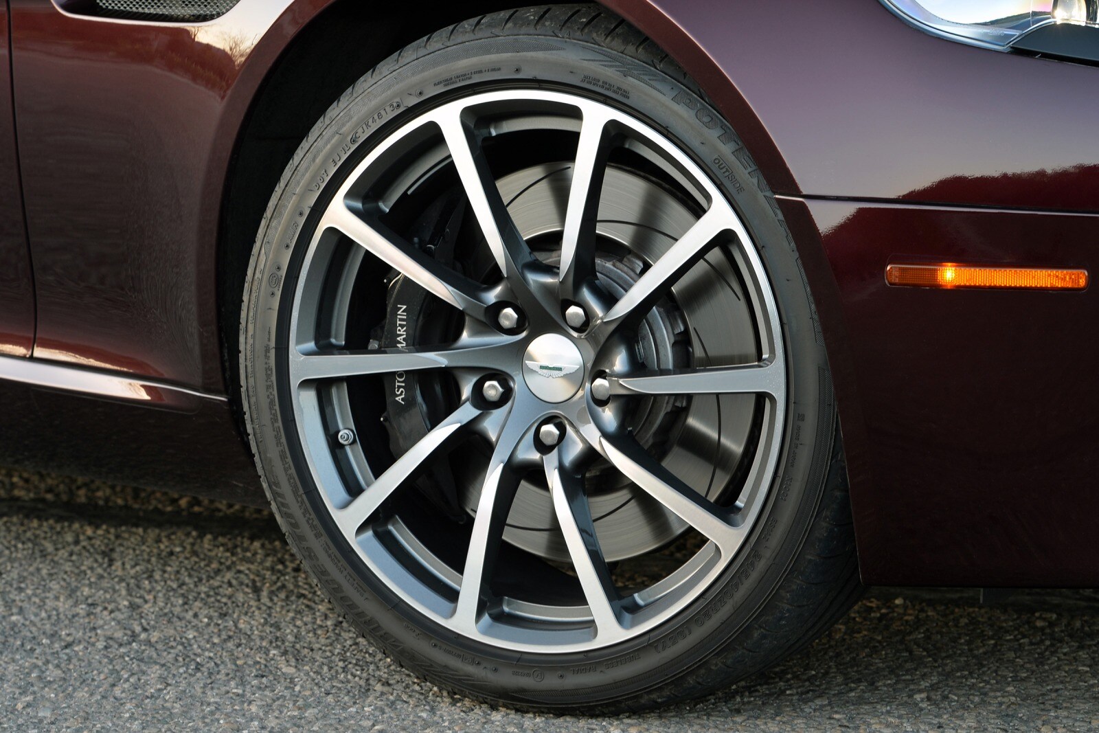 2015 Aston Martin Rapide — OEM photo 4