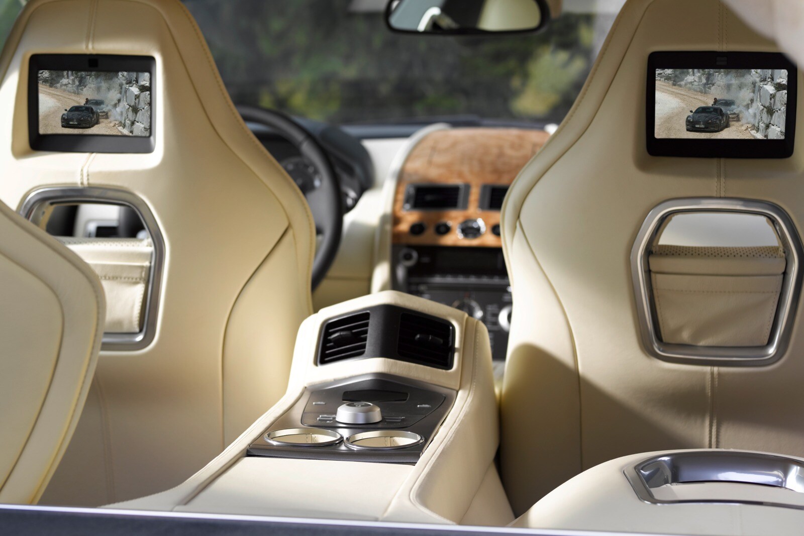 2010 Aston Martin Rapide interior DETAIL