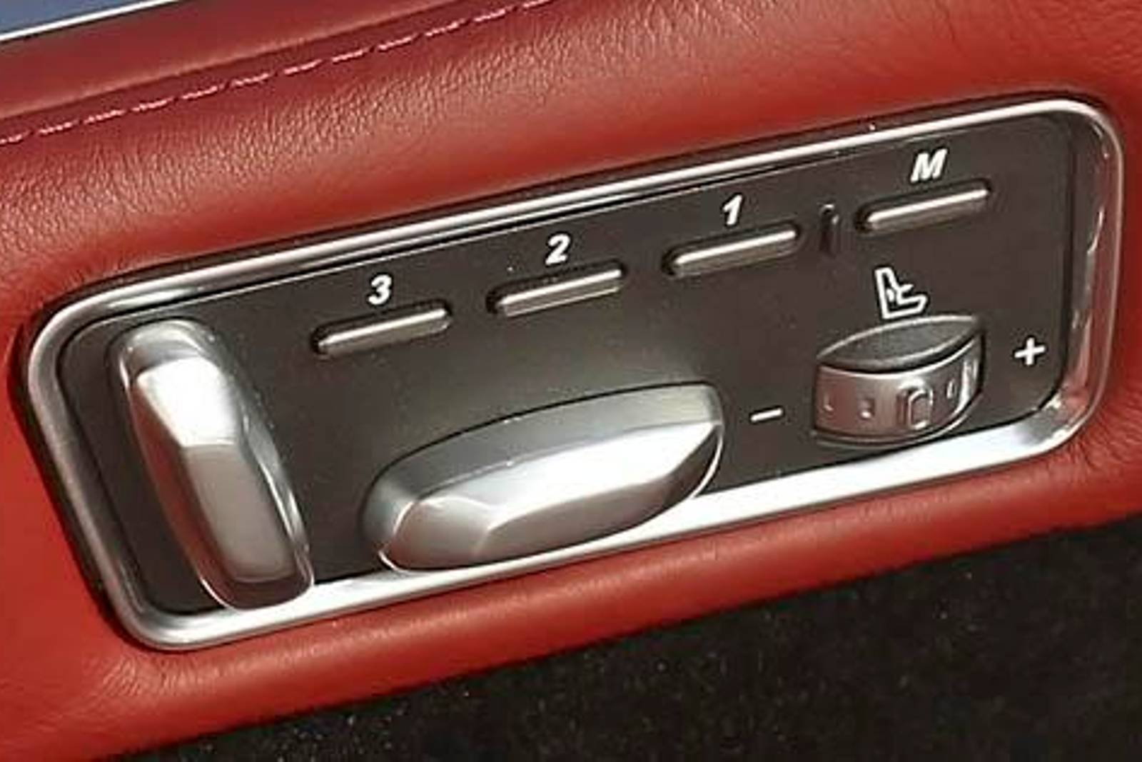 2012 Aston Martin Rapide interior DETAIL