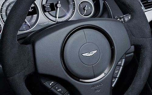 2011 Aston Martin V12 Vantage interior DETAIL