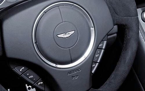 2011 Aston Martin V12 Vantage interior DETAIL