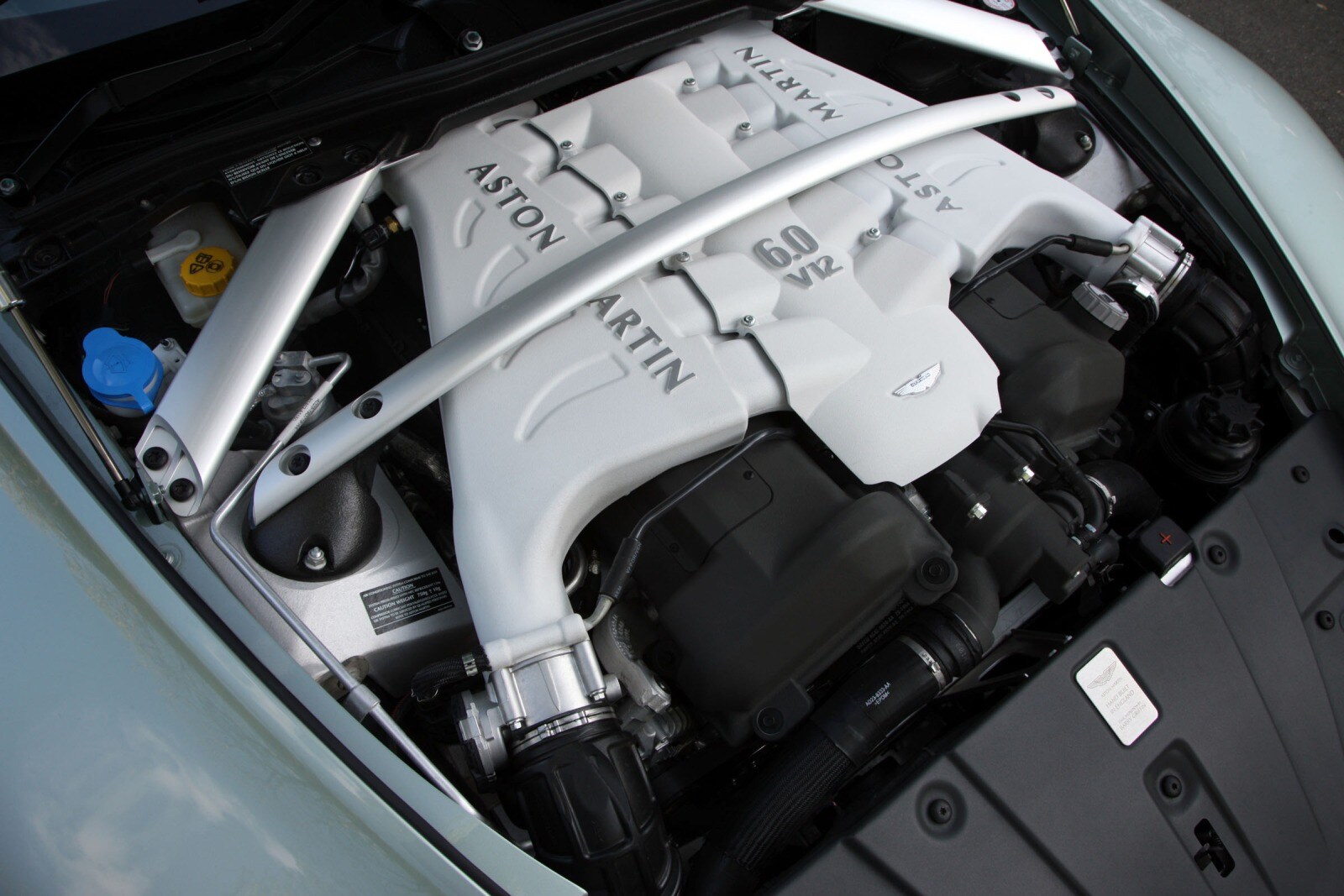 2012 Aston Martin V12 Vantage exterior E