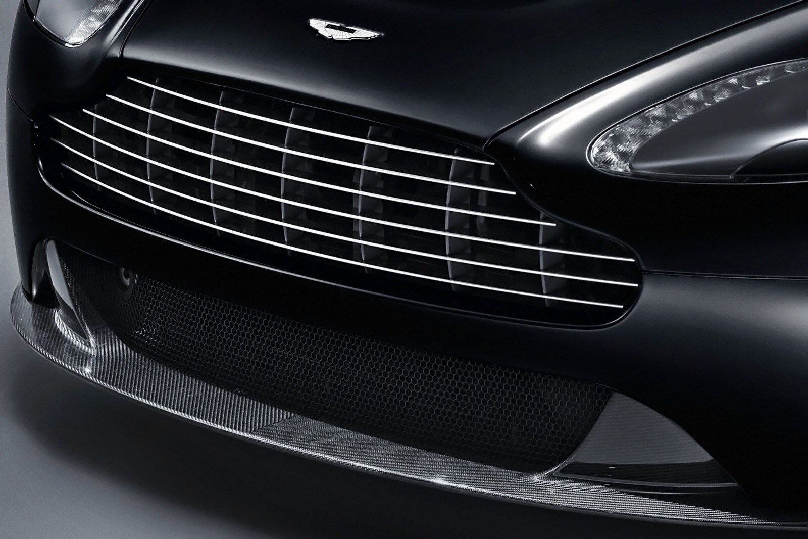 2012 Aston Martin V12 Vantage exterior EDETAIL