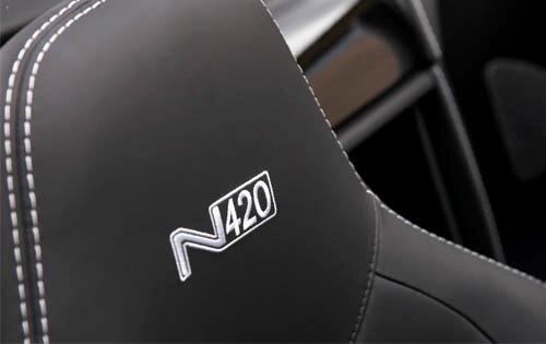 2011 Aston Martin V8 Vantage interior DETAIL