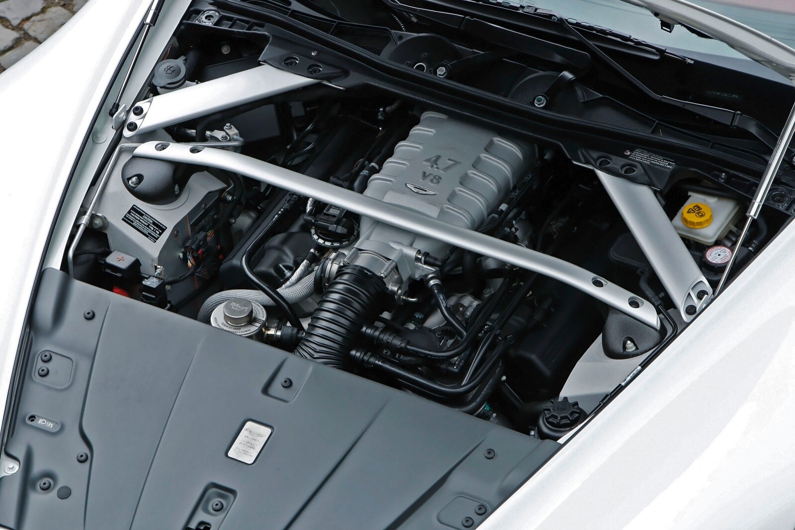 2012 Aston Martin V8 Vantage exterior E