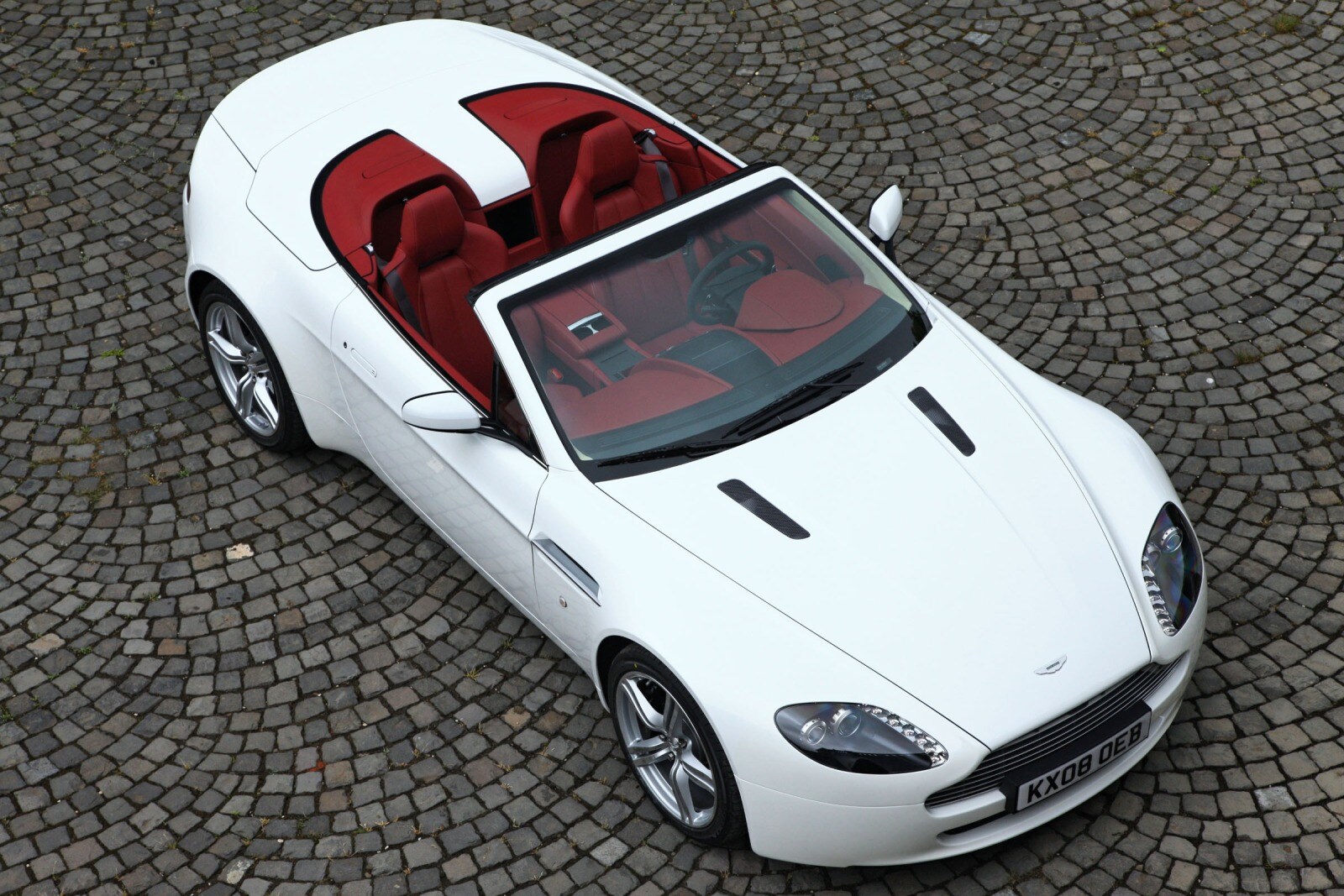 2012 Aston Martin V8 Vantage exterior EDETAIL