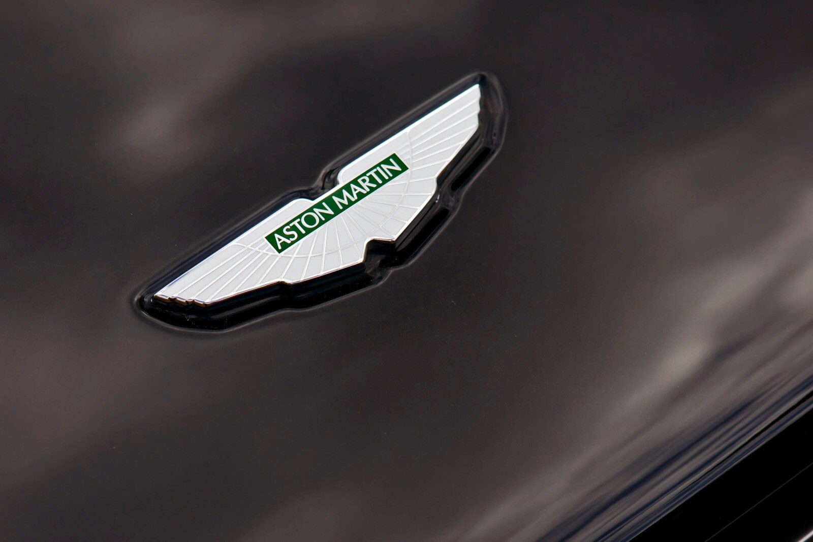 2012 Aston Martin V8 Vantage — OEM photo 4