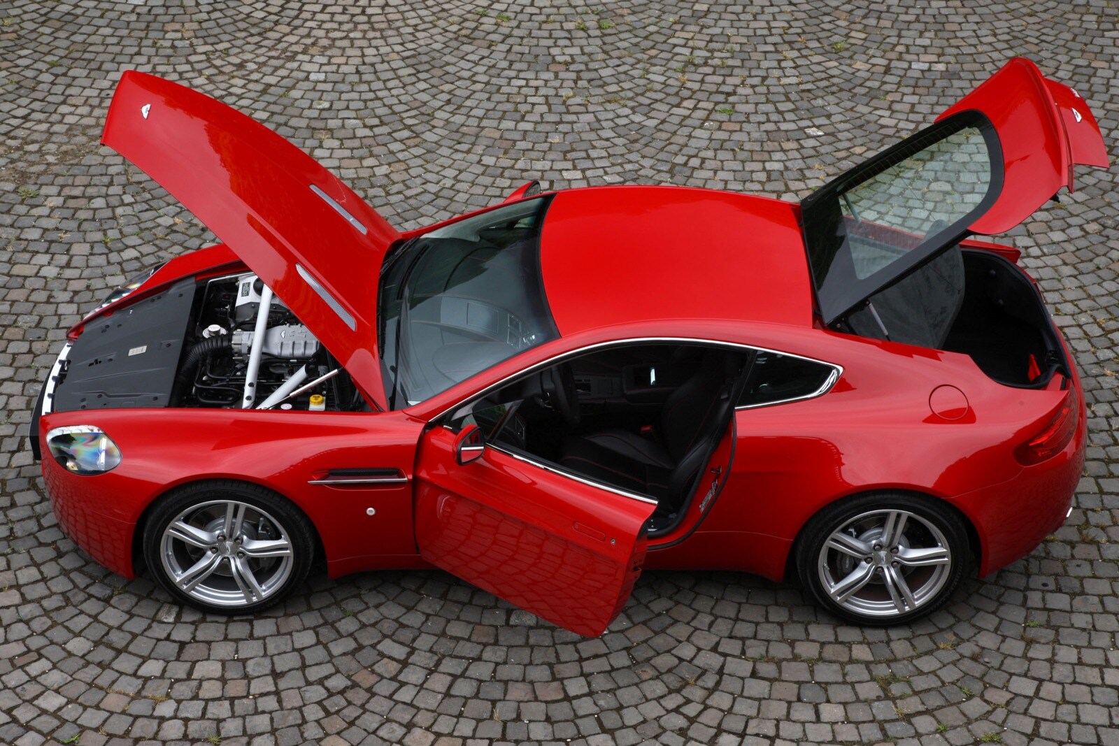 2012 Aston Martin V8 Vantage exterior EDETAIL