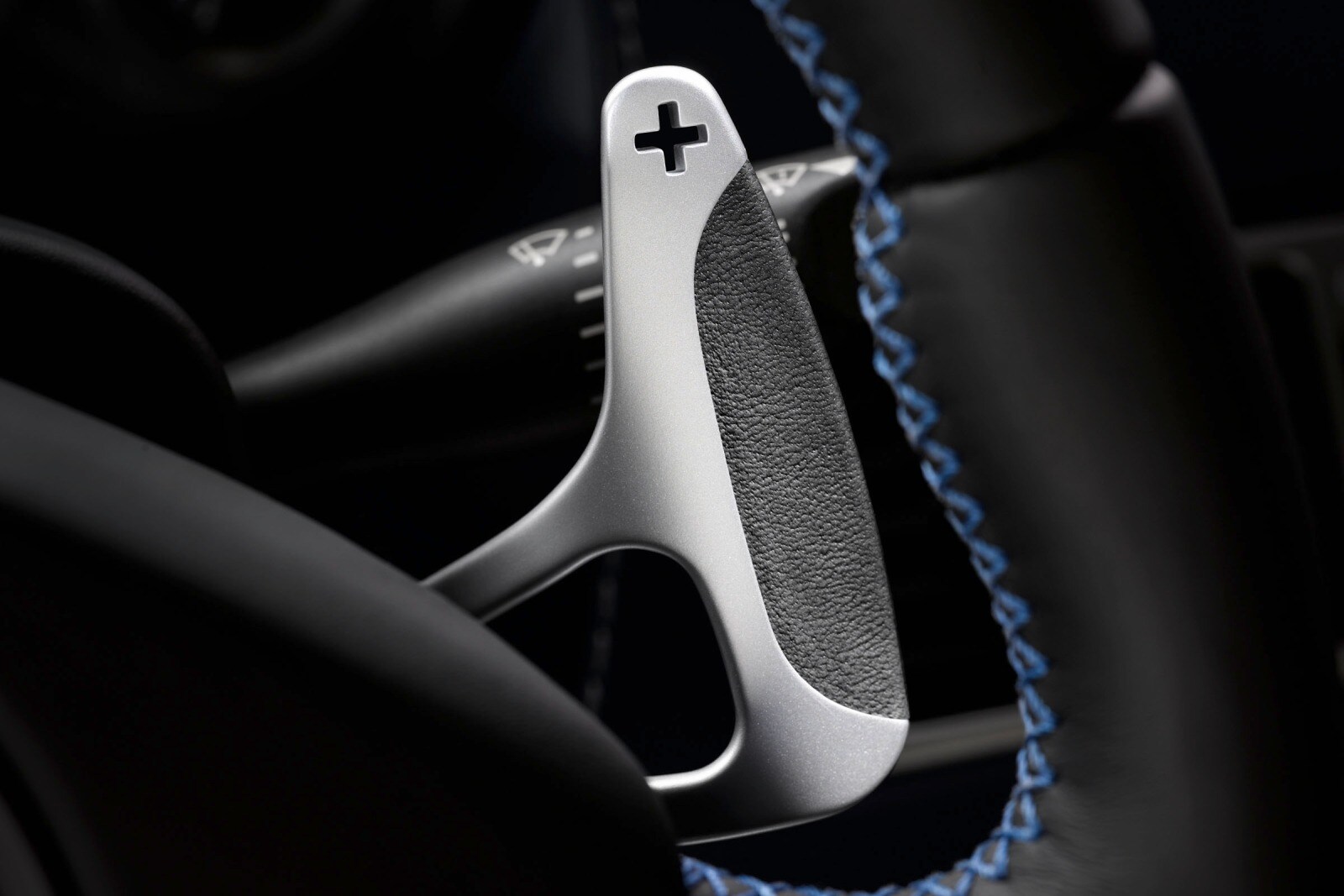 2012 Aston Martin V8 Vantage interior DETAIL