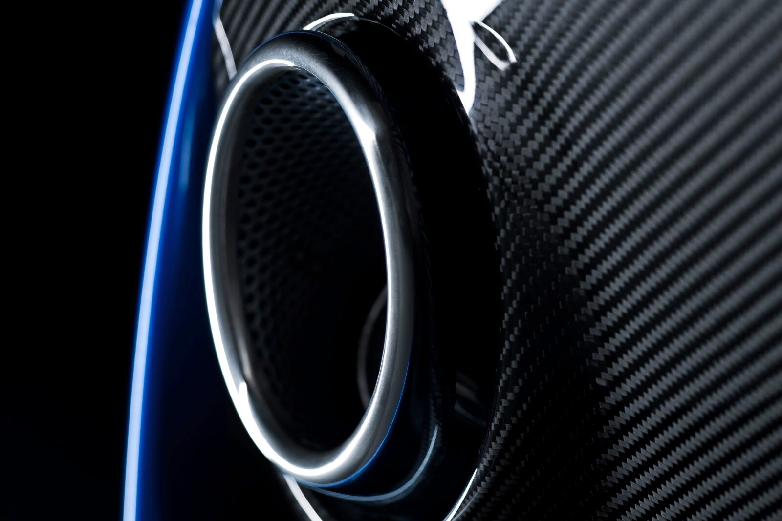 2013 Aston Martin V8 Vantage exterior EDETAIL