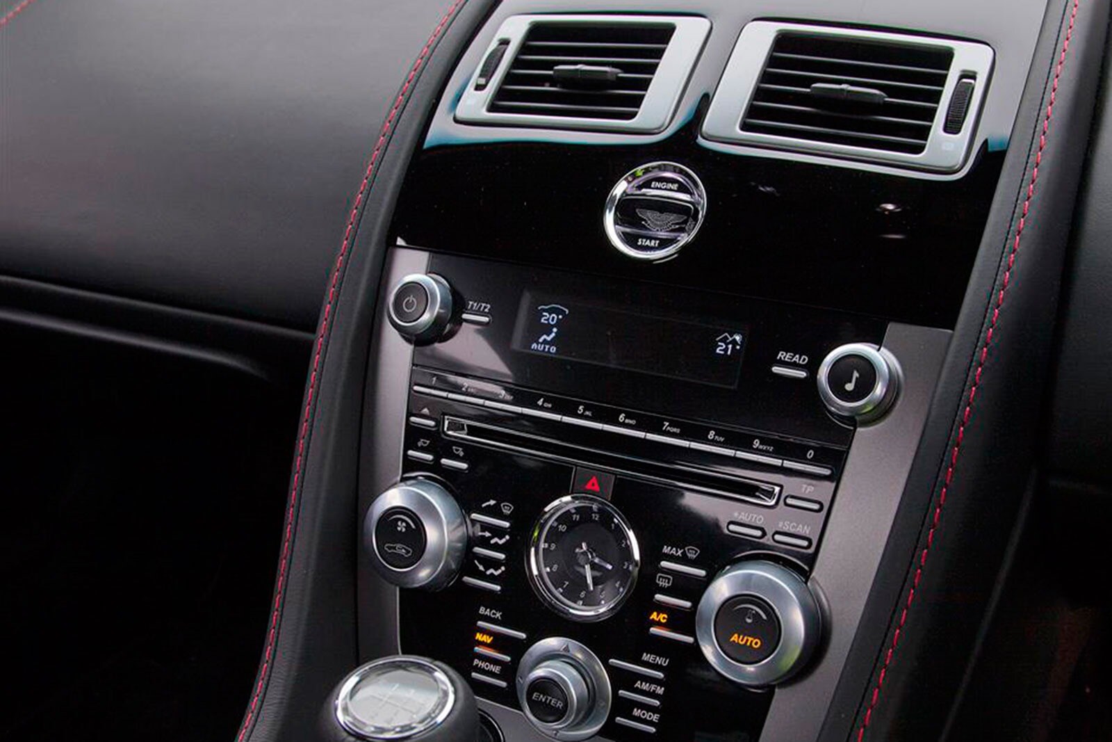 2014 Aston Martin V8 Vantage interior CC