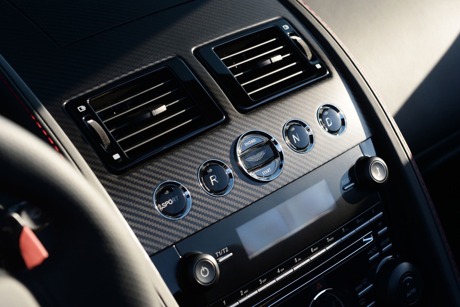 2014 Aston Martin V8 Vantage interior CC