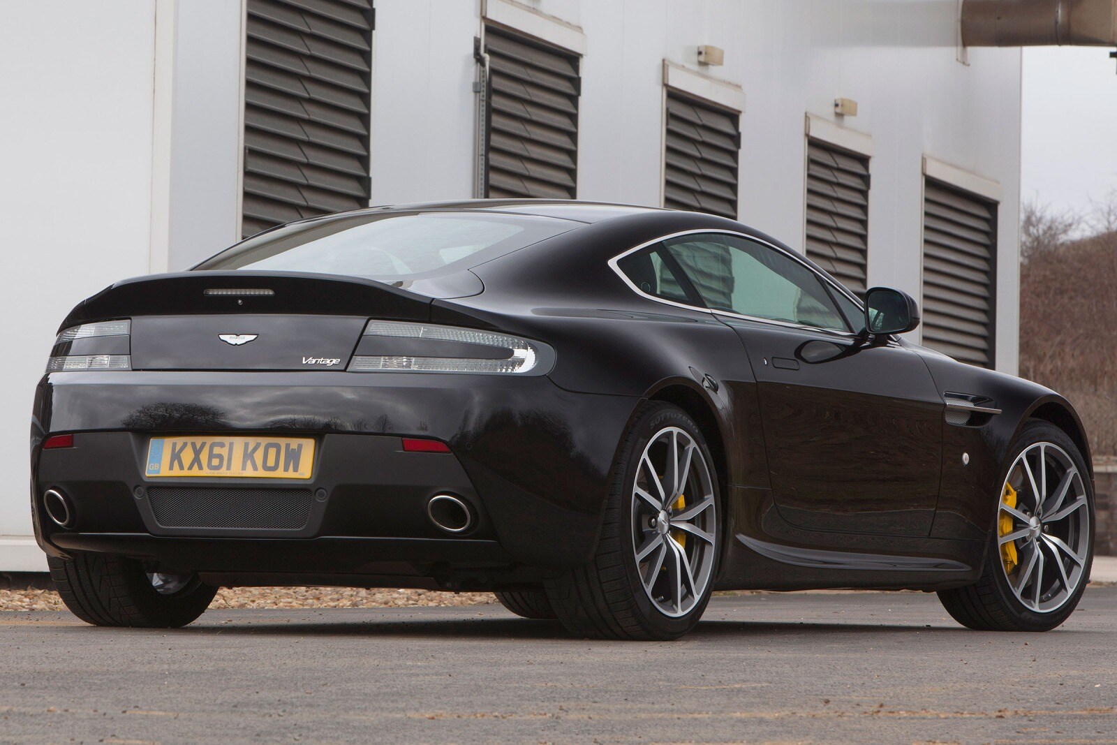 2016 Aston Martin V8 Vantage Base Coupe Exterior