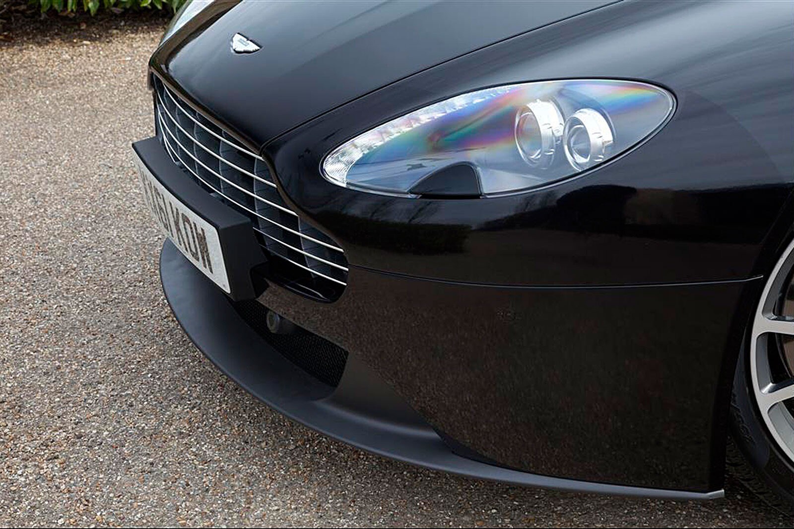 2016 Aston Martin V8 Vantage — OEM photo 4
