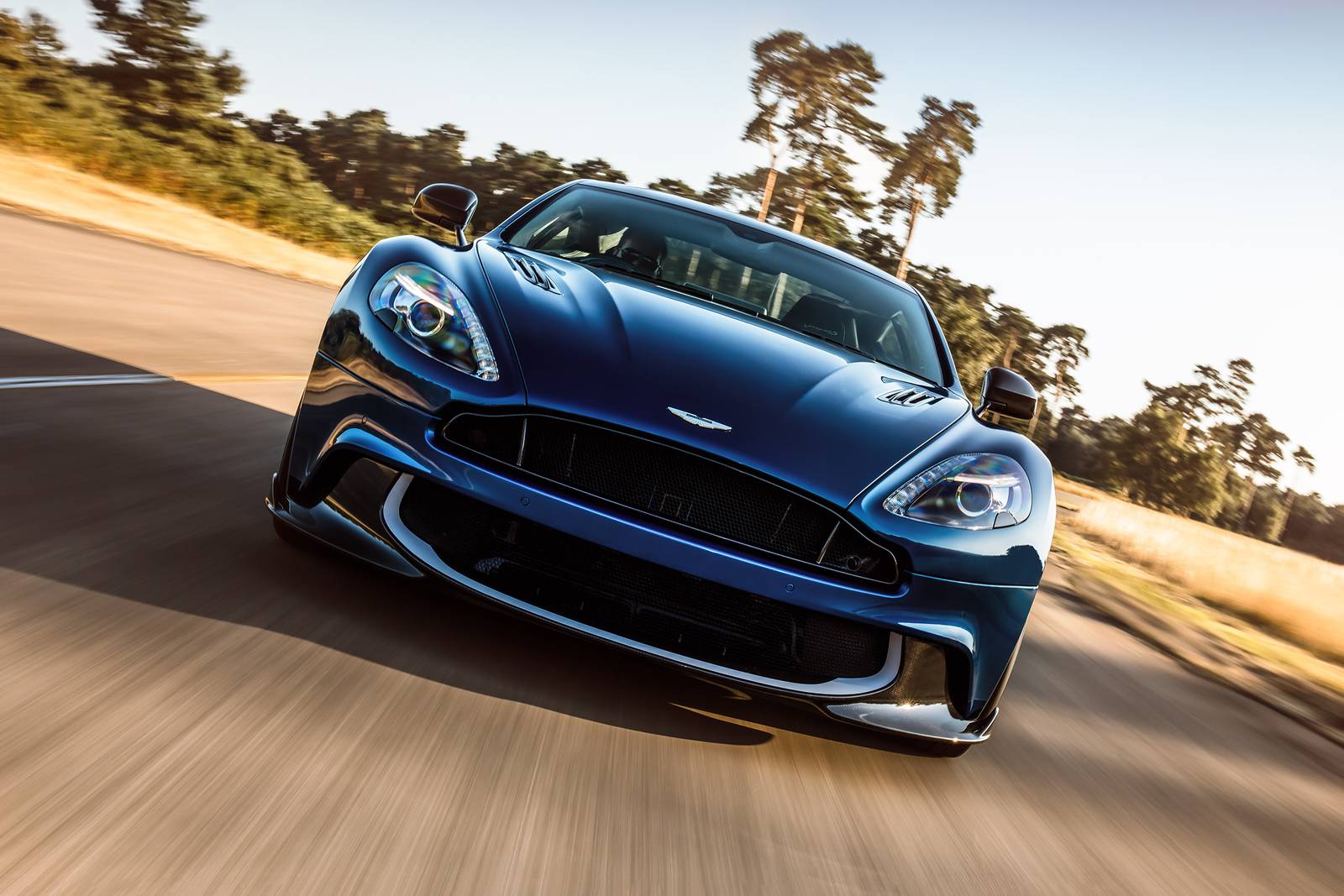 2018 Aston Martin Vanquish S exterior F