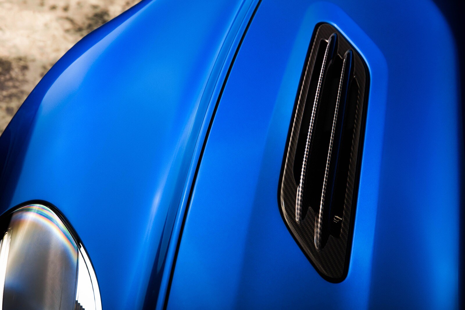 2018 Aston Martin Vanquish S exterior EDETAIL