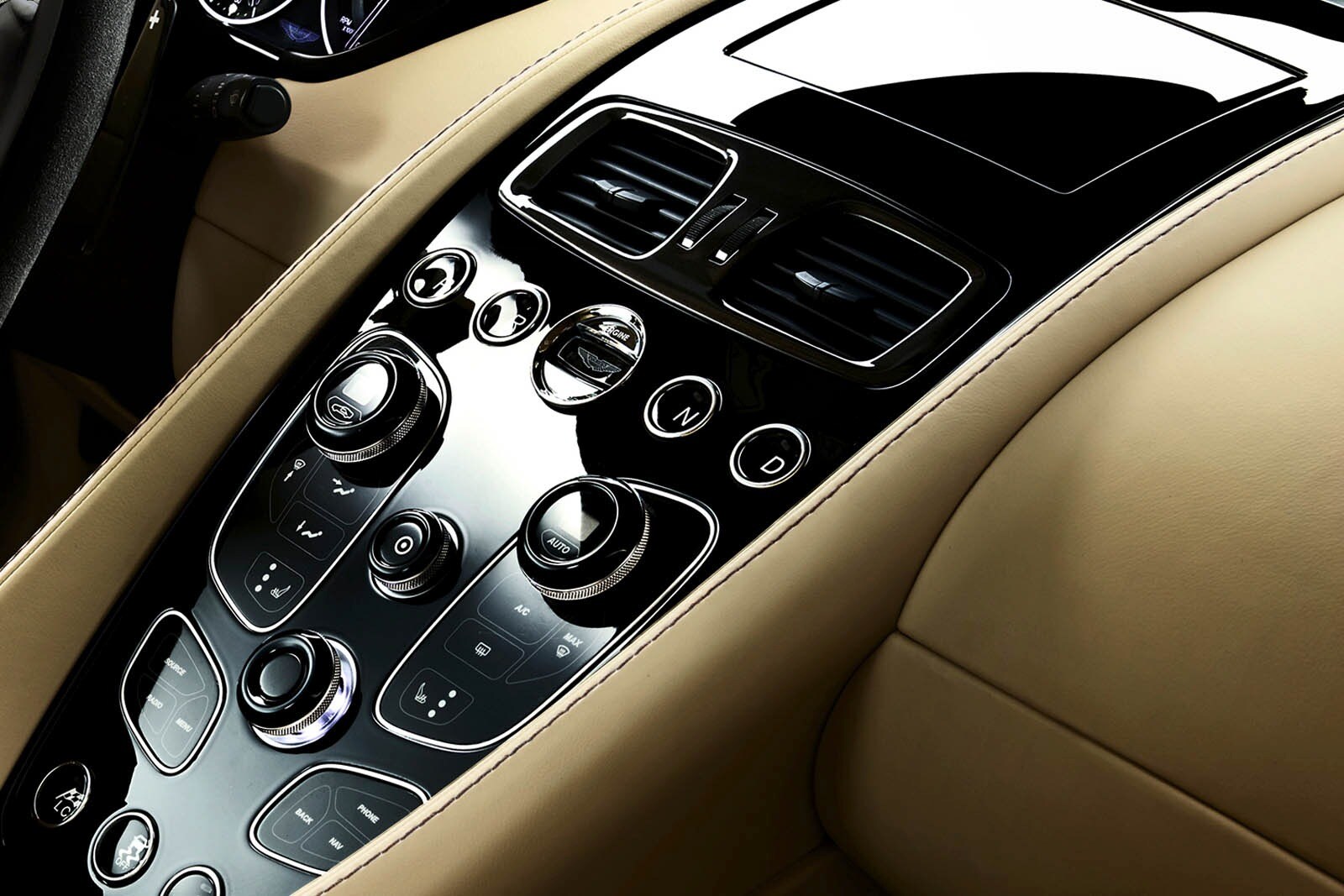 2014 Aston Martin Vanquish interior CC