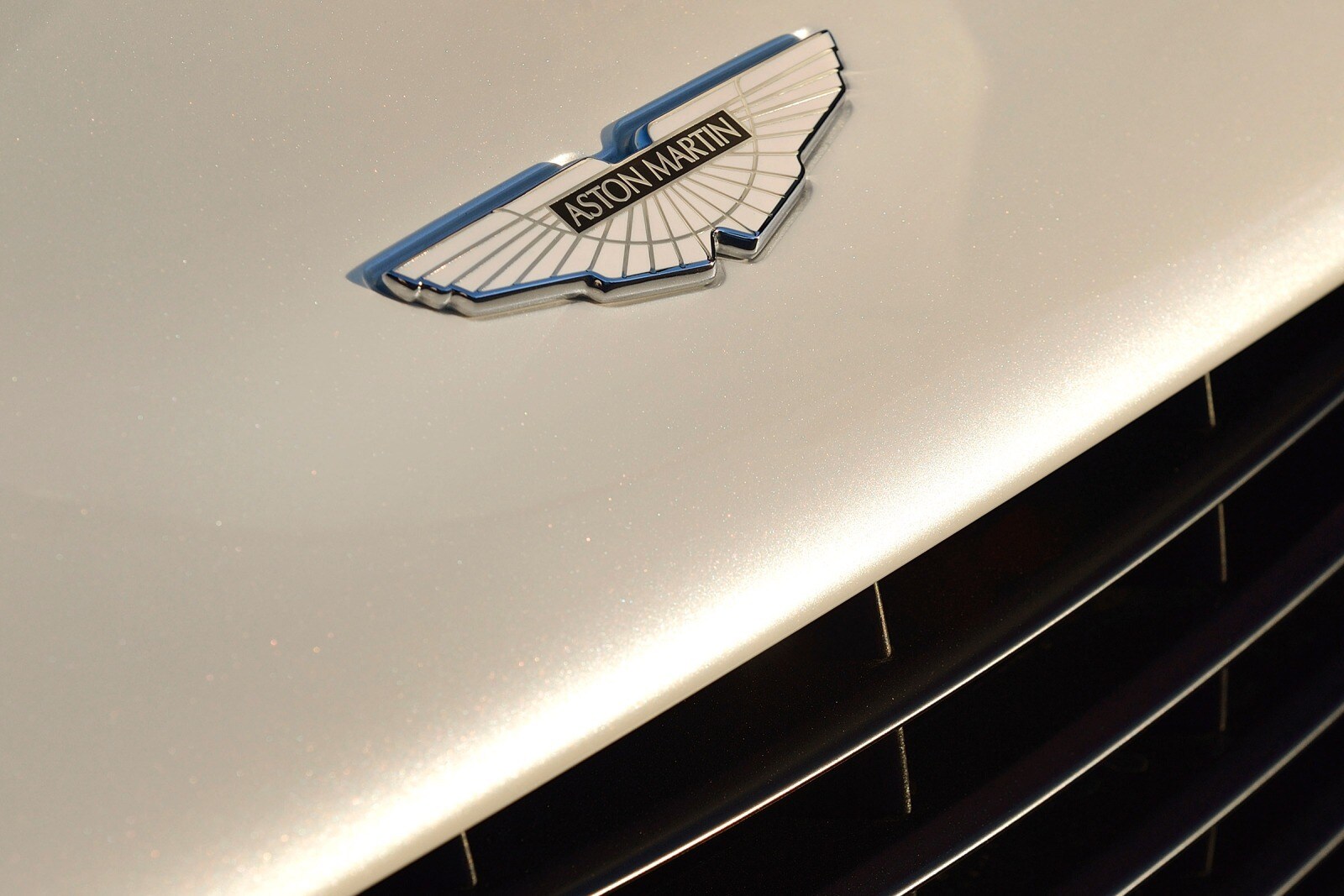 2014 Aston Martin Vanquish exterior FBDG