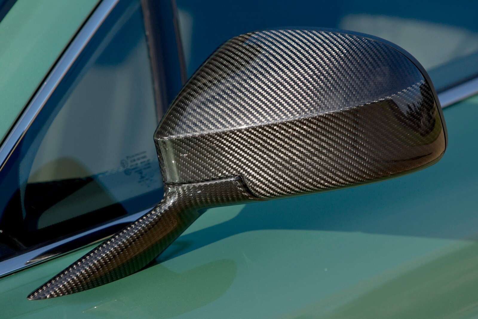 2015 Aston Martin Vanquish — OEM photo 1