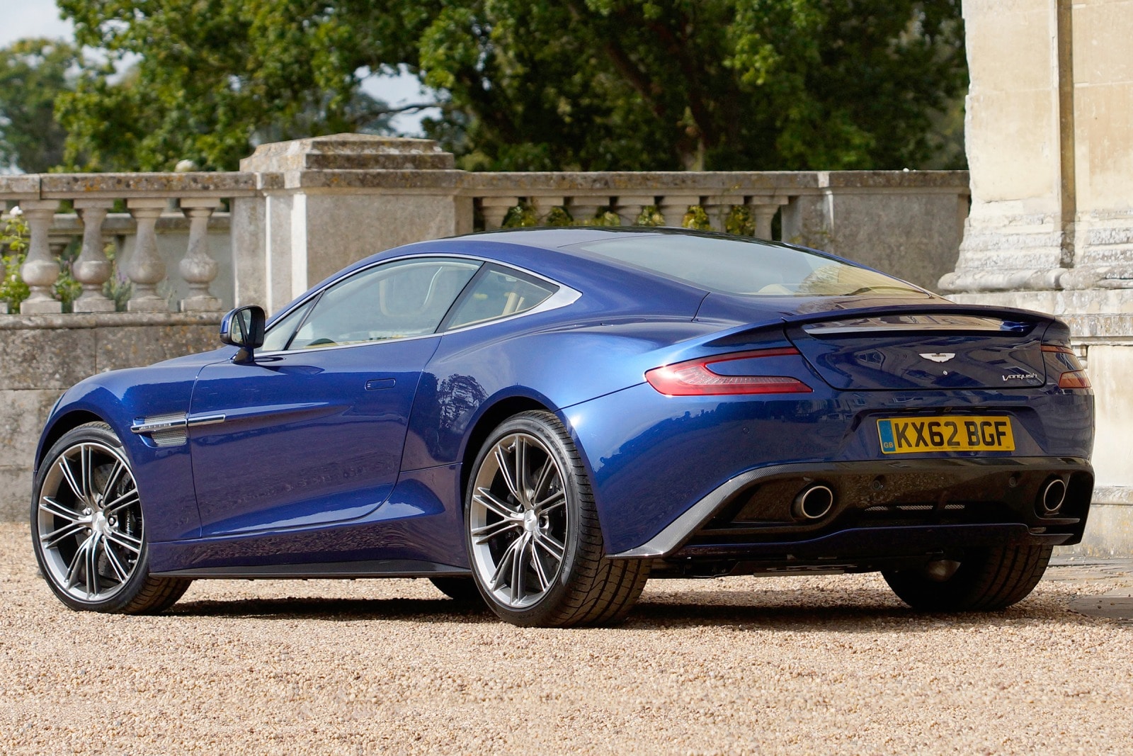 2015 Aston Martin Vanquish Coupe Exterior