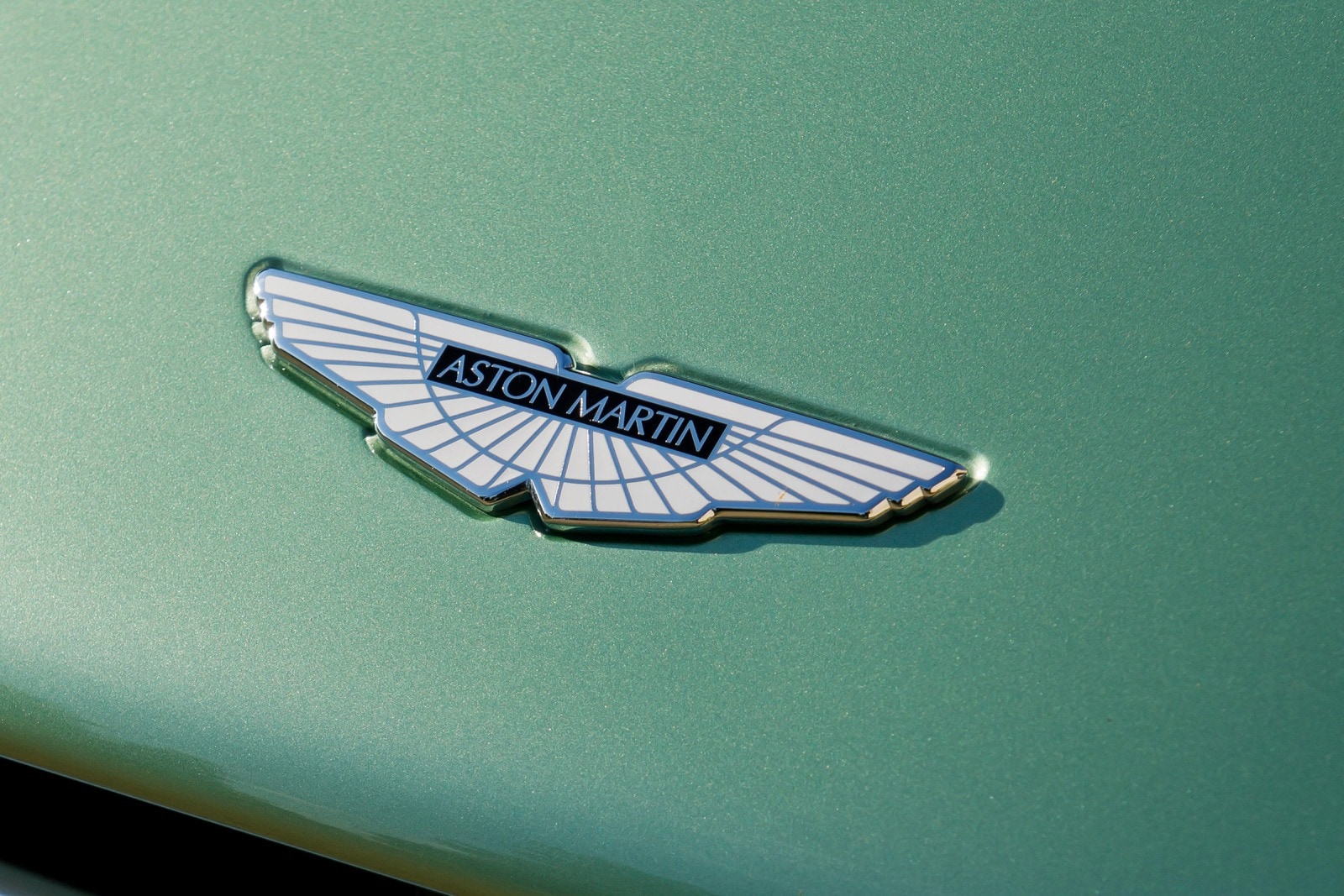 2015 Aston Martin Vanquish — OEM photo 5