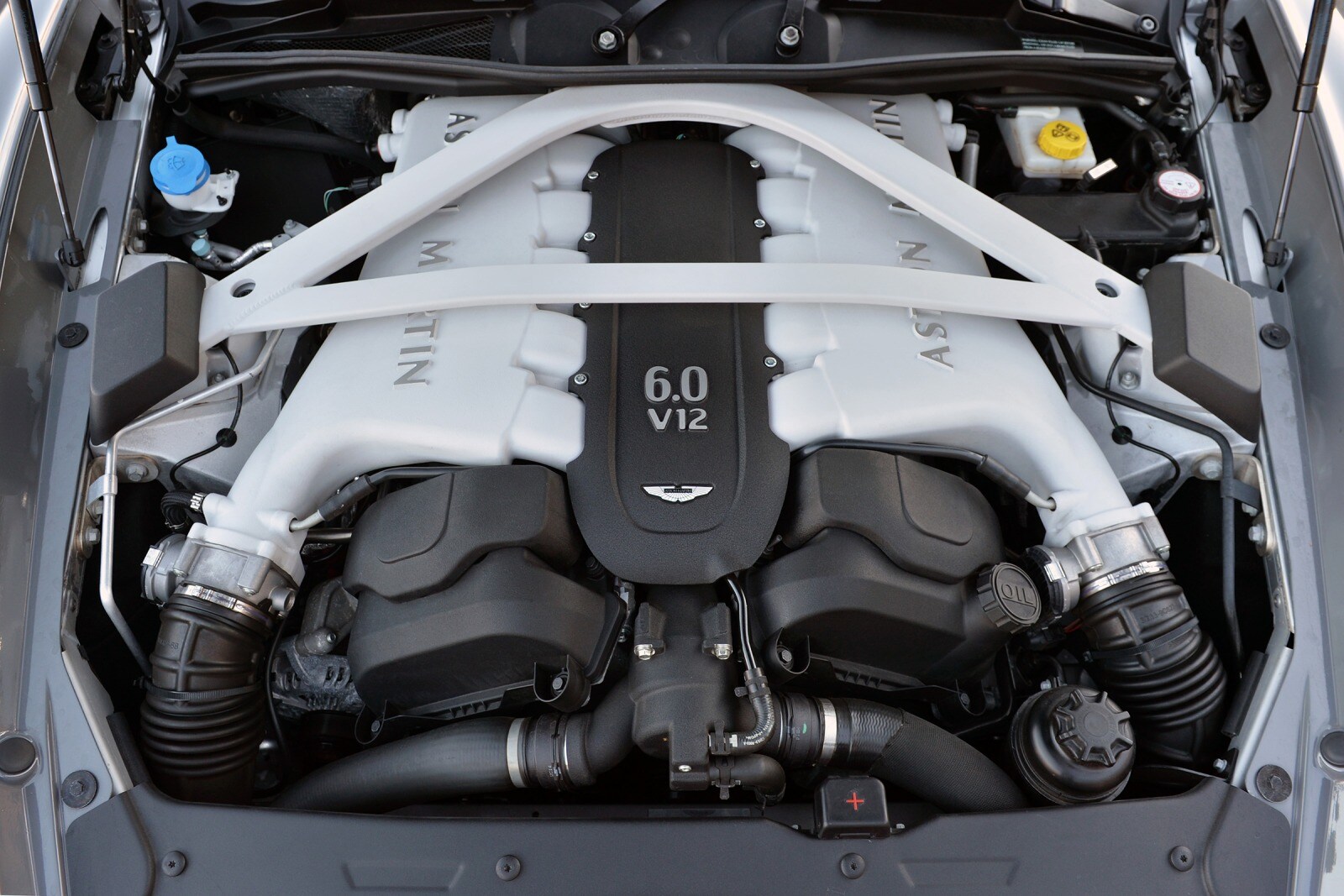 2015 Aston Martin Vanquish exterior E