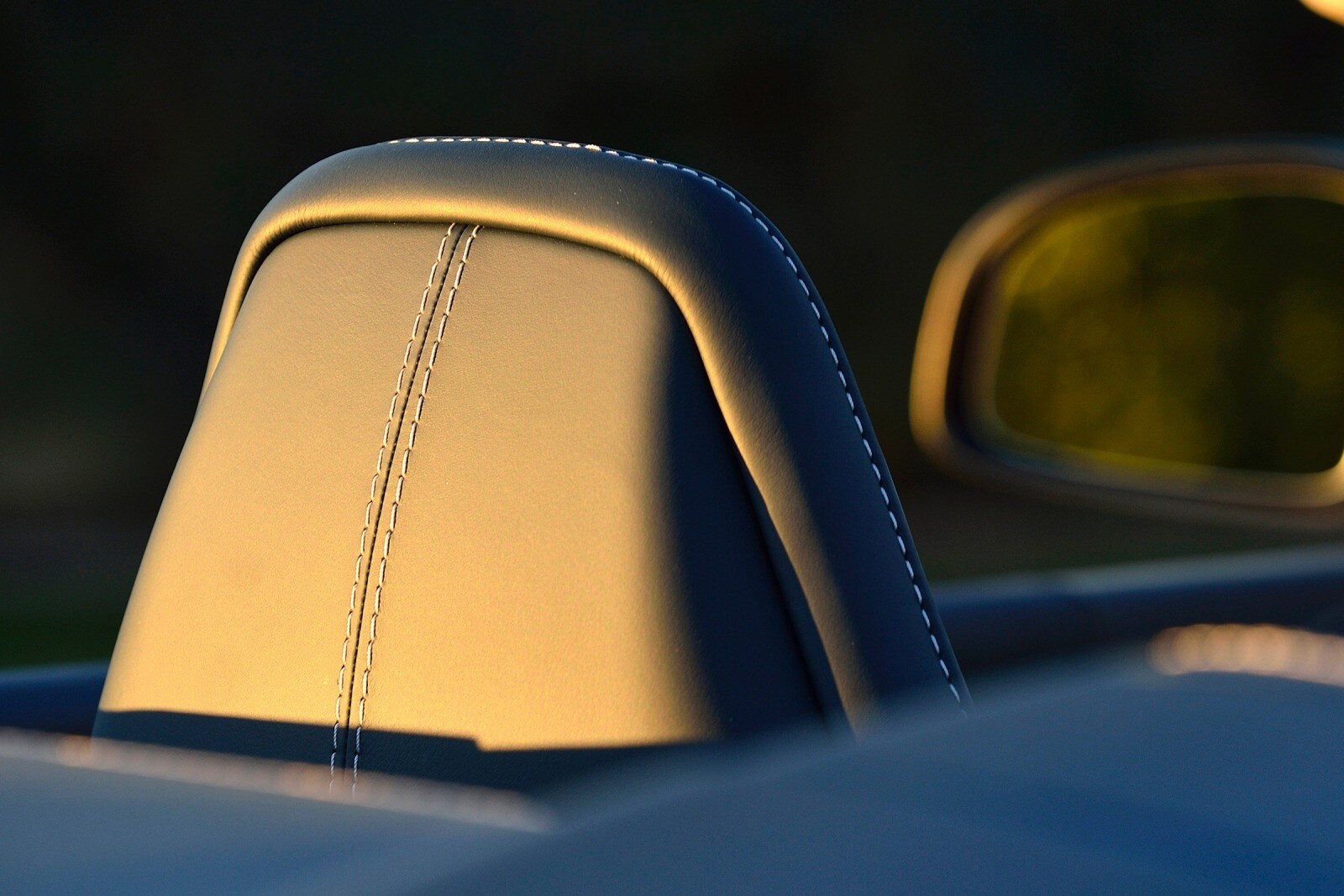 2015 Aston Martin Vanquish interior DETAIL