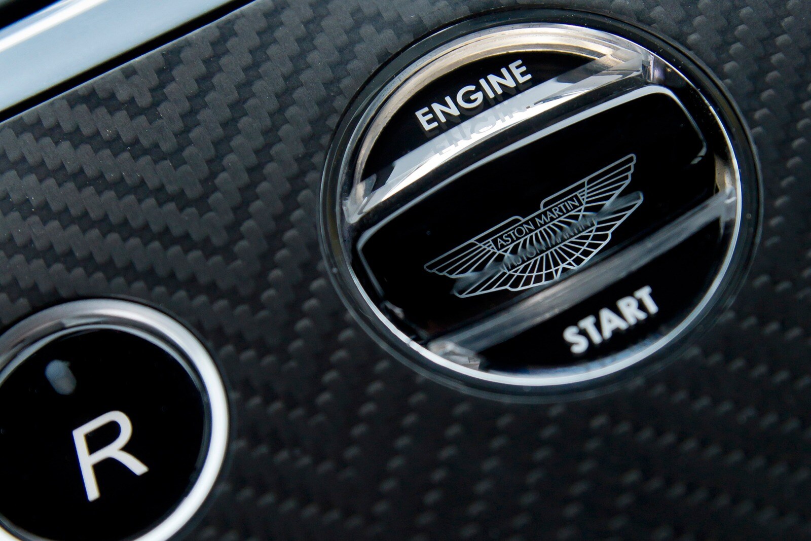 2016 Aston Martin Vanquish interior DETAIL