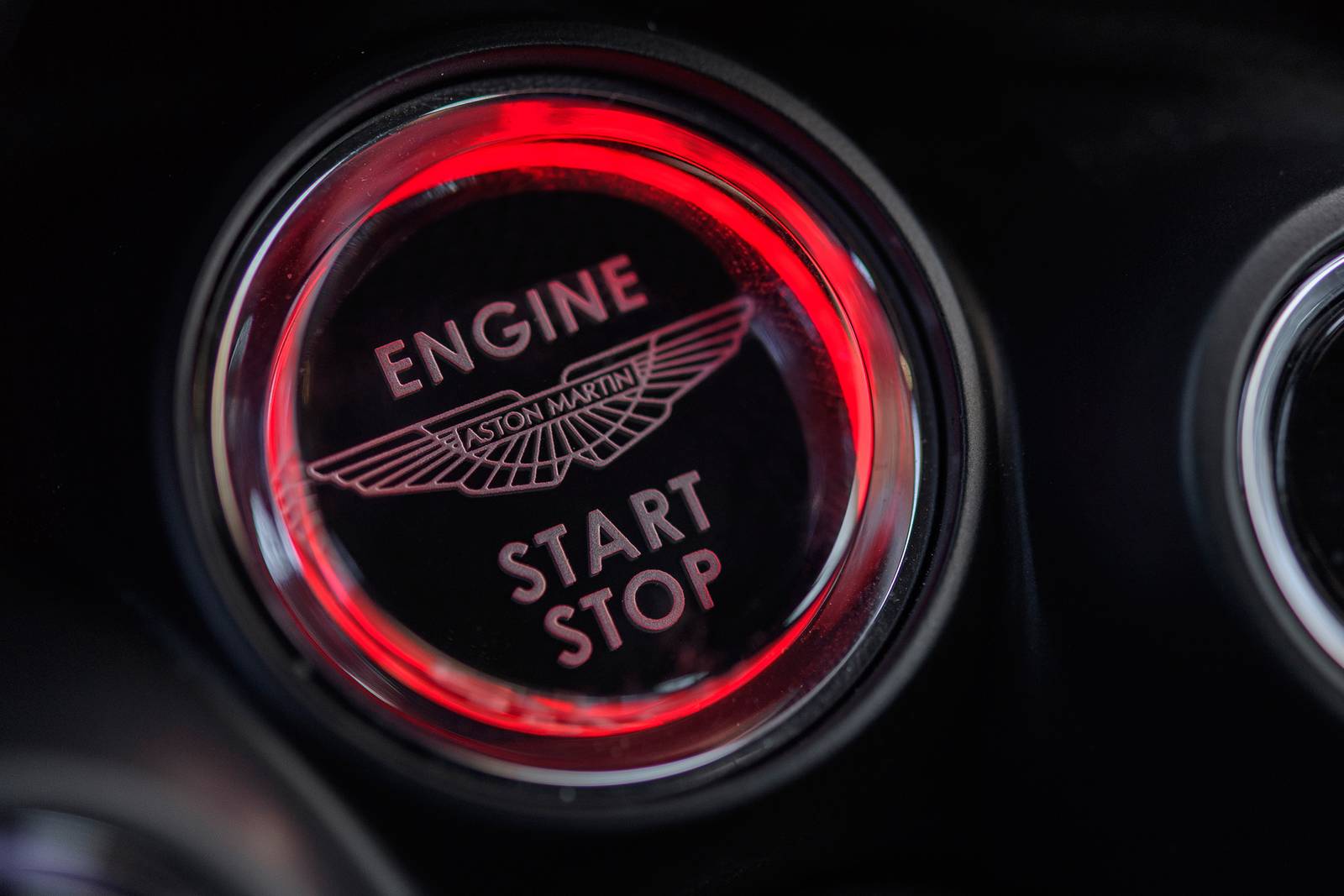 2019 Aston Martin Vantage interior DETAIL