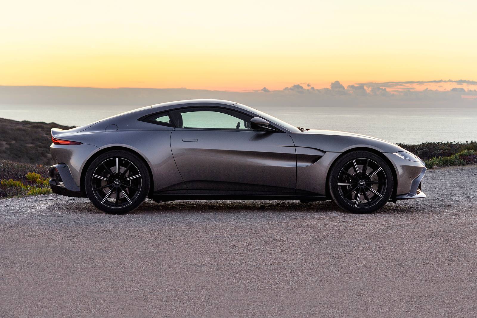 2019 Aston Martin Vantage Coupe Profile