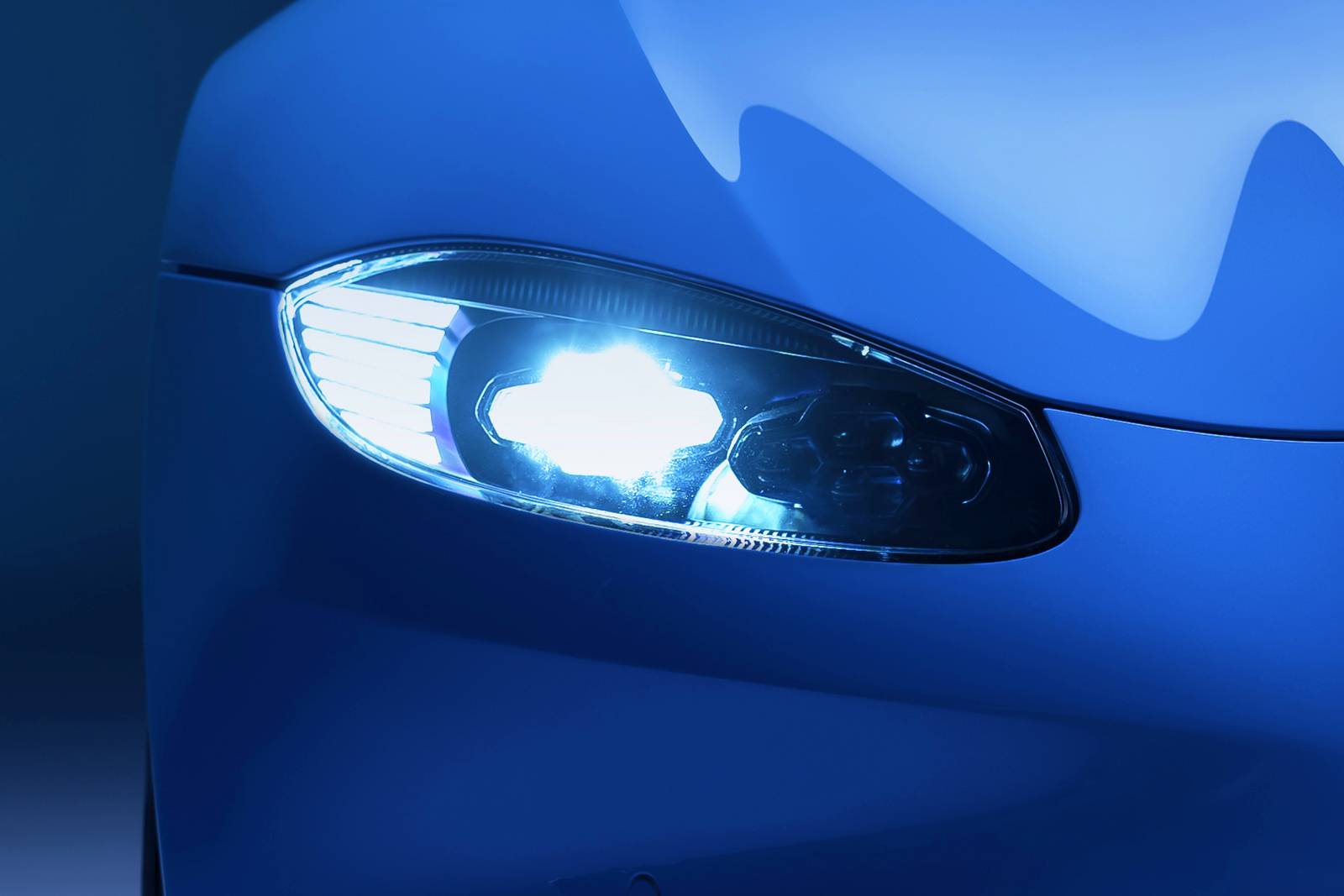 2021 Aston Martin Vantage exterior EDETAIL