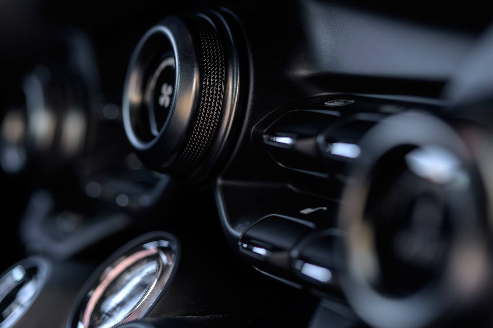 2023 Aston Martin Vantage interior DETAIL