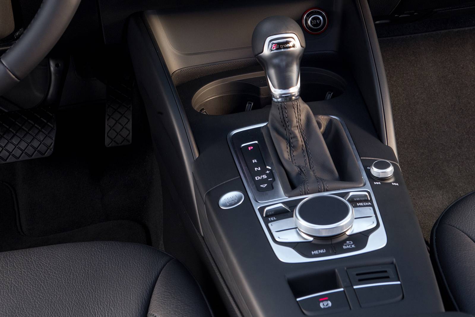 2018 Audi A3 interior SHF