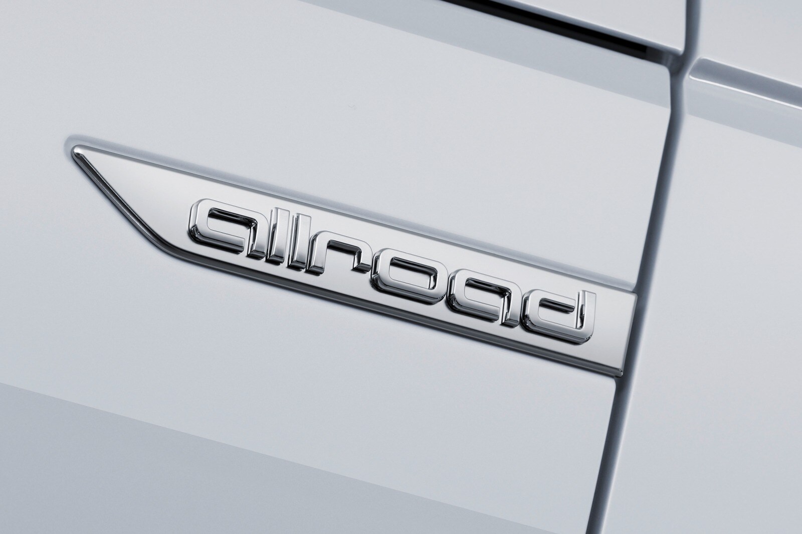 2017 Audi A4 exterior FBDG