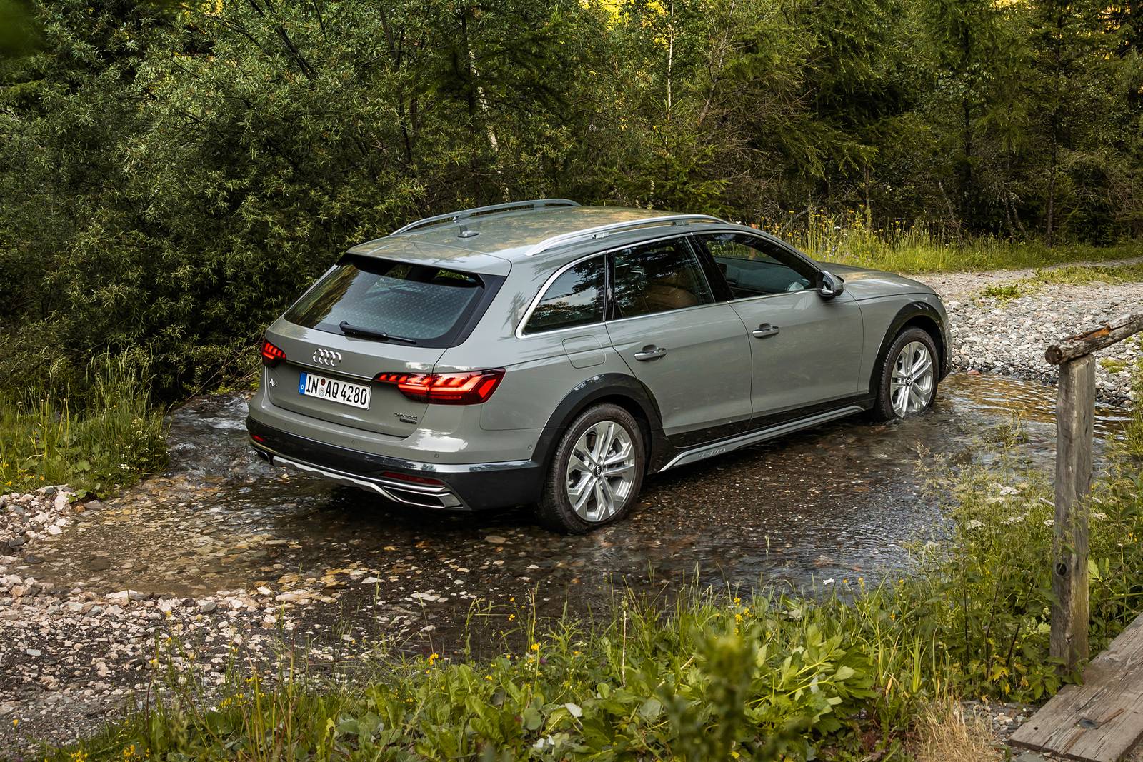 2020 Audi A4 exterior LIFE1