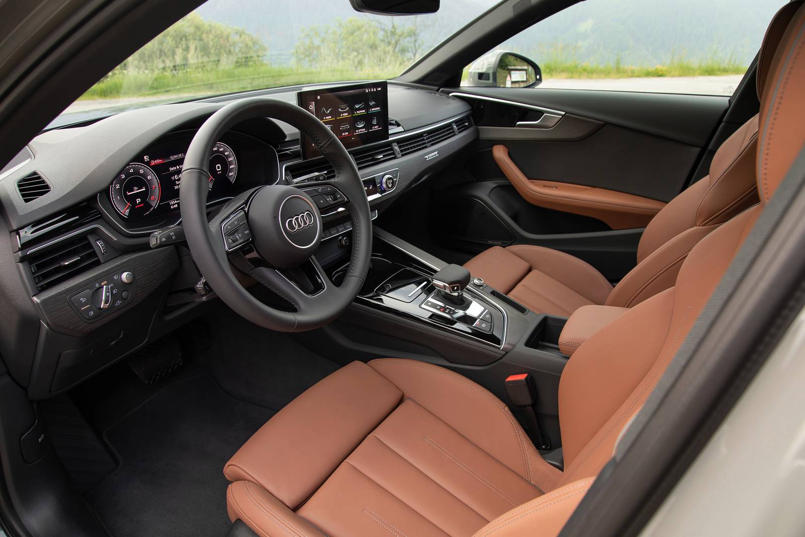 2020 Audi A4 interior SWD