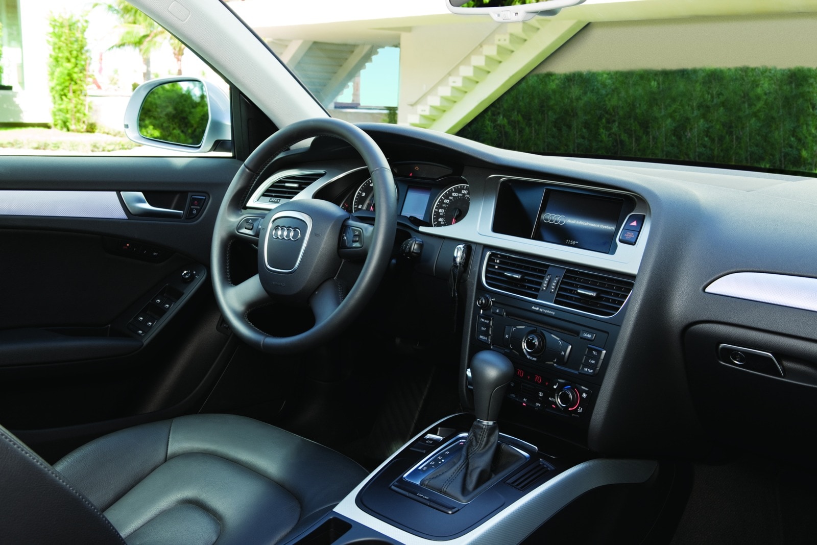 2010 Audi A4 interior I