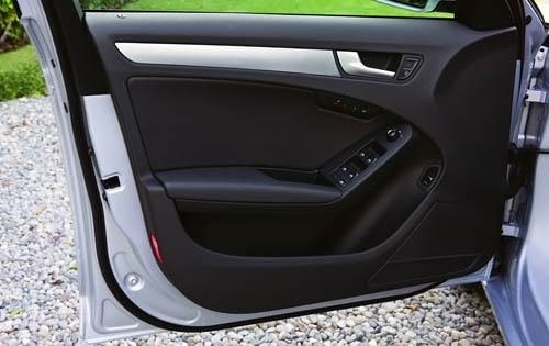 2010 Audi A4 front safety DETAIL