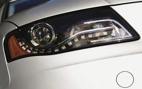 2011 Audi A4 front safety EDETAIL