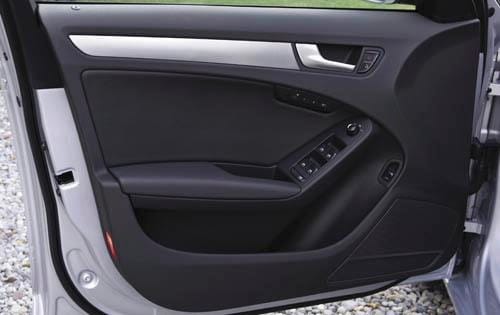 2011 Audi A4 front safety DETAIL