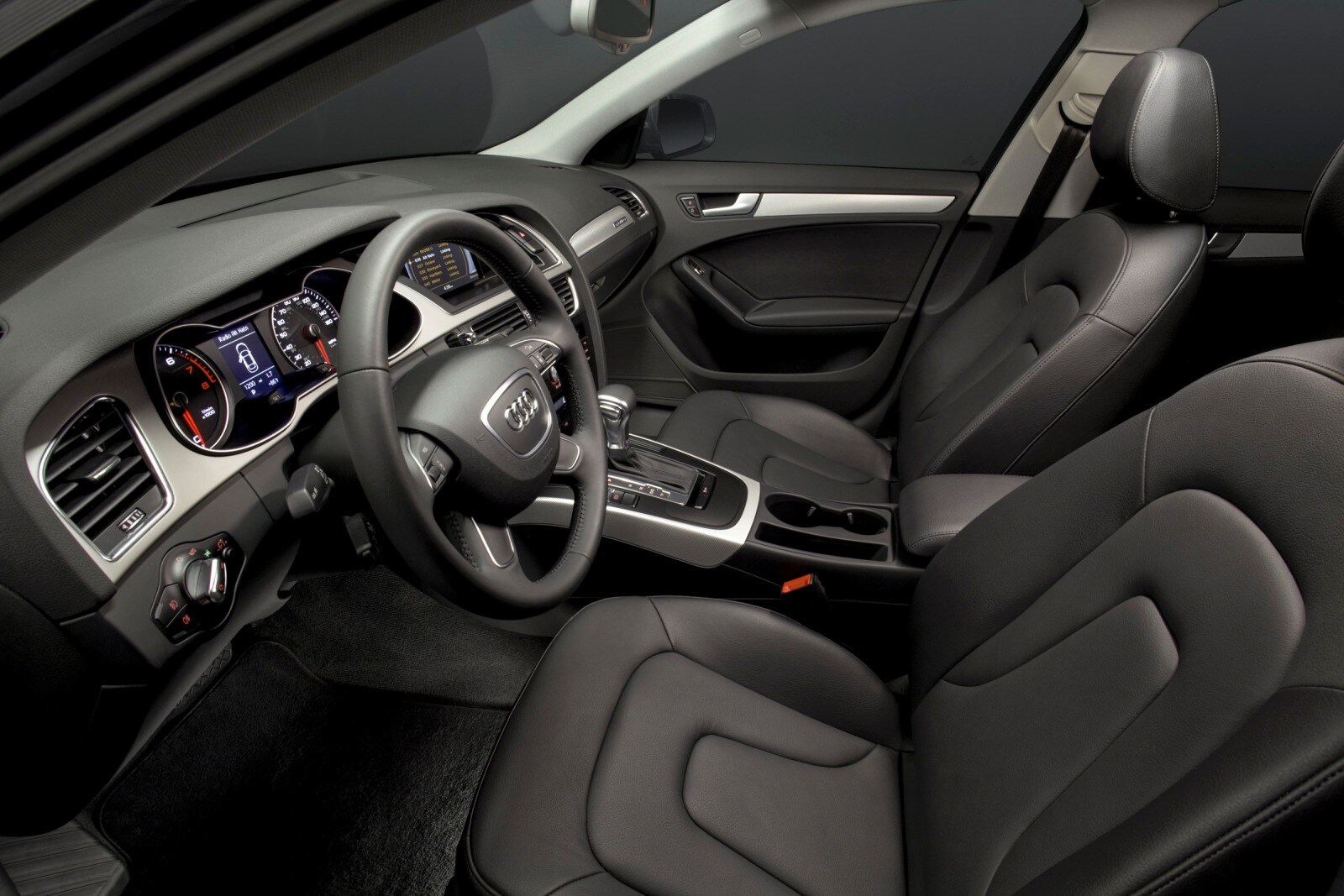 2013 Audi A4 interior I