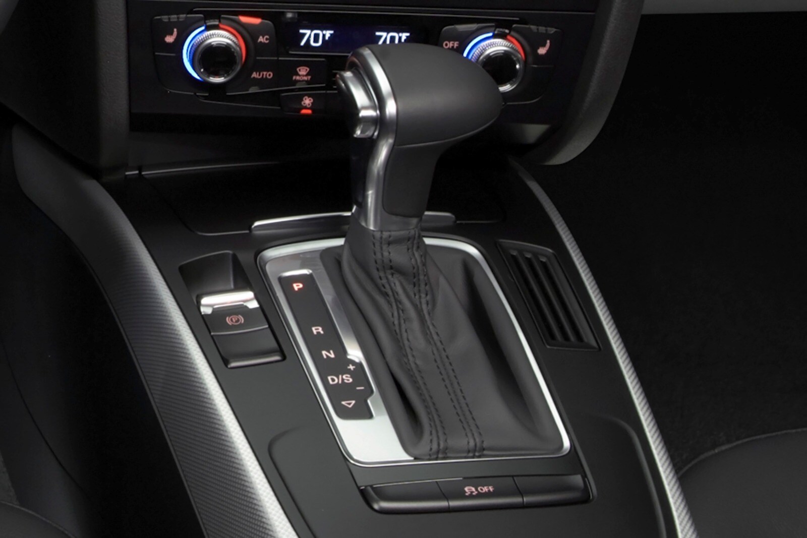 2013 Audi A4 interior SHF